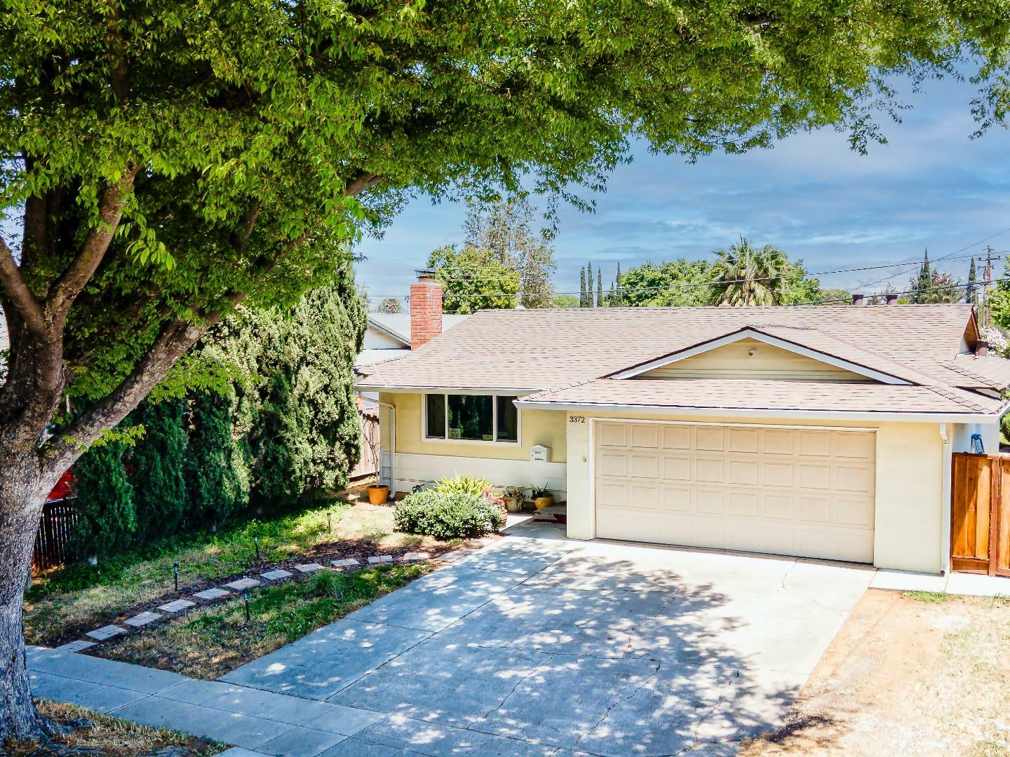 Property Photo: 3372 Pitcairn Way CA 95111