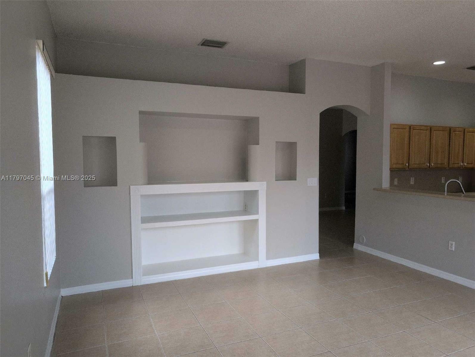 Property Photo: 2013 NE 3rd Ct FL 33033