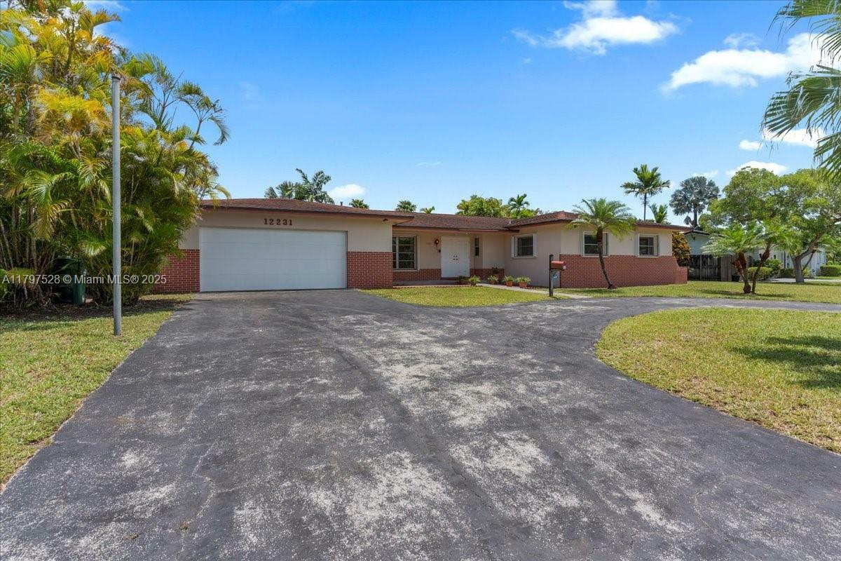 Property Photo: 12231 SW 112th Ave FL 33176