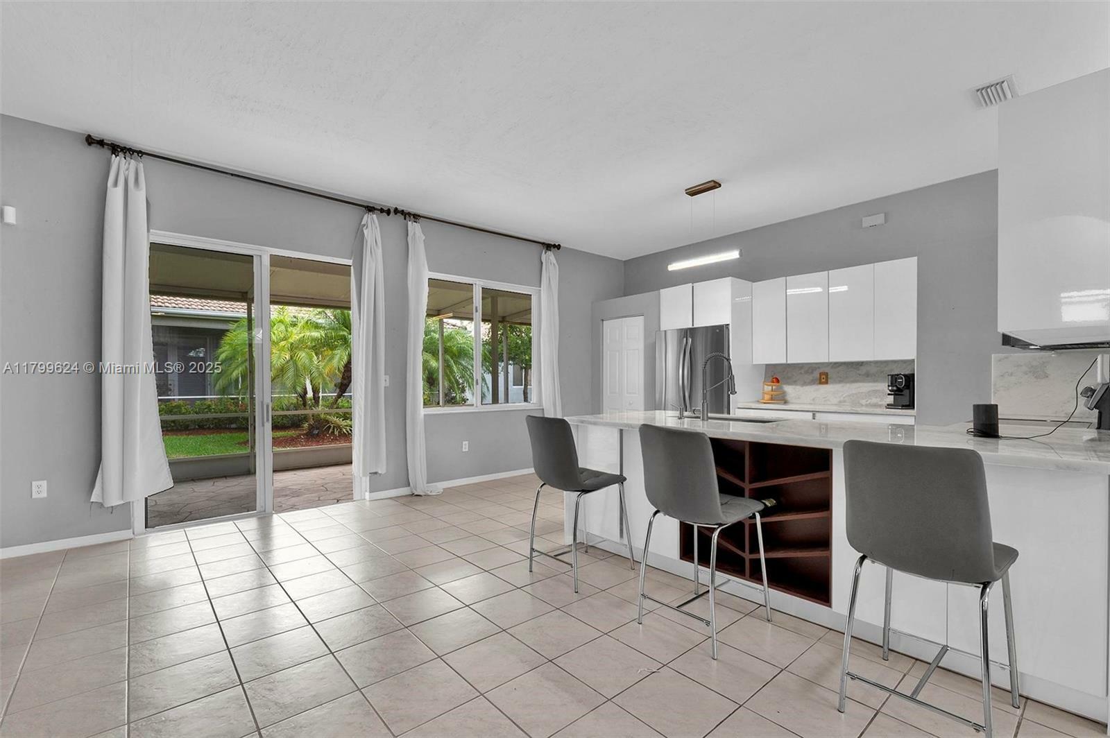 Property Photo: 2625 SE 5th Ct FL 33033