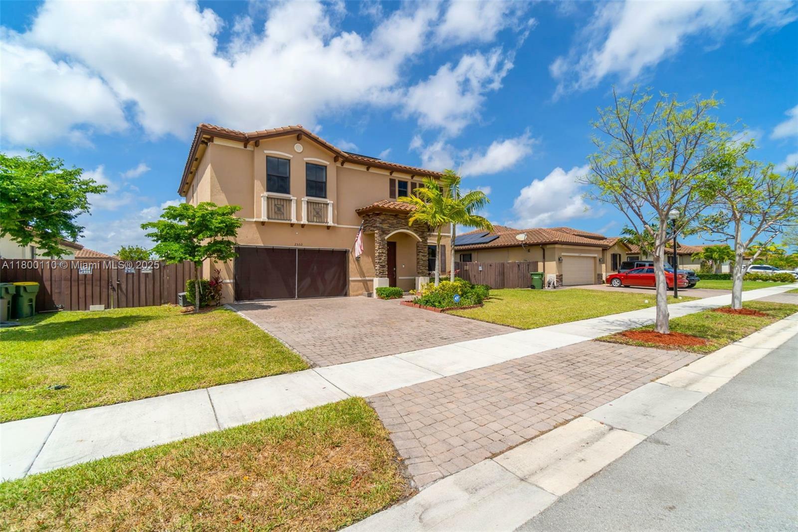 Property Photo: 2553 SE 3rd St FL 33033