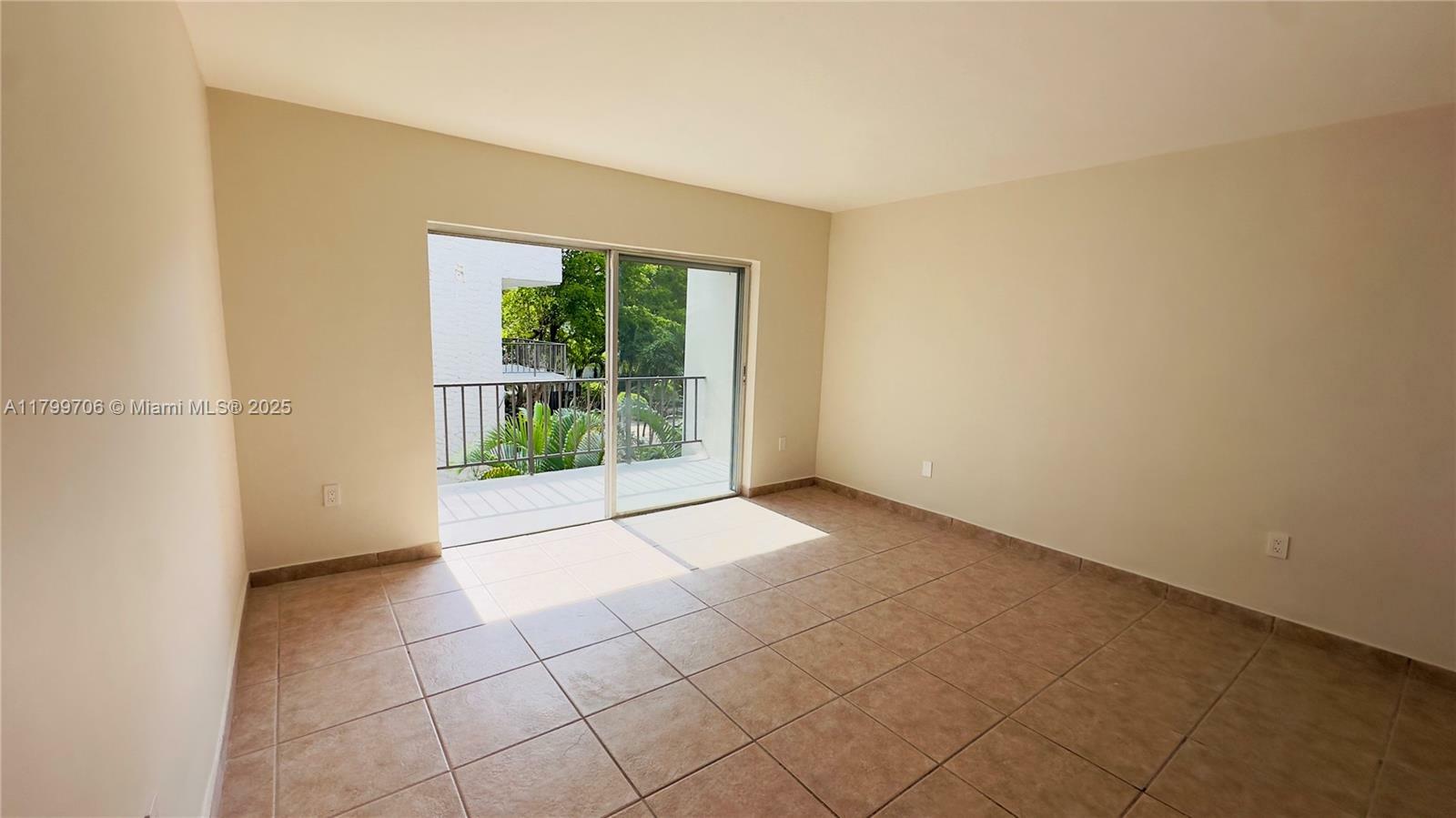 Property Photo:  6900 N Kendall Dr A304  FL 33156 