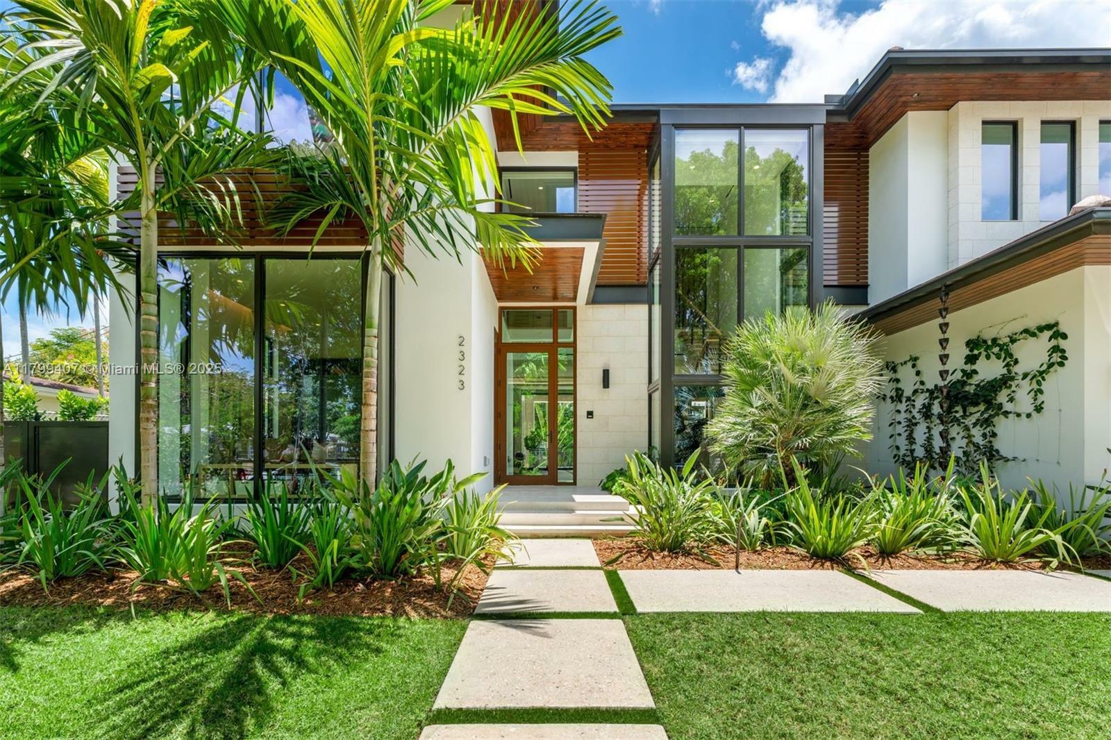 Property Photo: 2323 SW 2nd Ave FL 33129