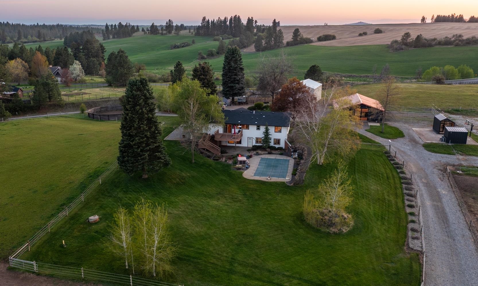 Property Photo: 10409 E Palouse Hwy WA 99036