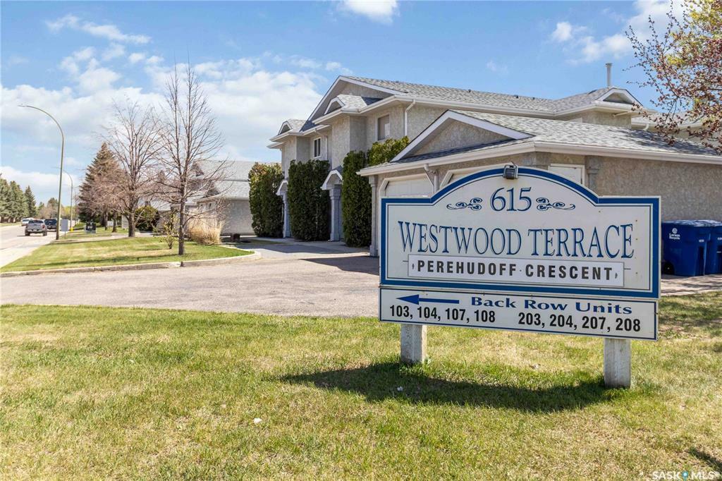 Property Photo: 615 Perehudoff Crescent 101 SK S7N 4K6