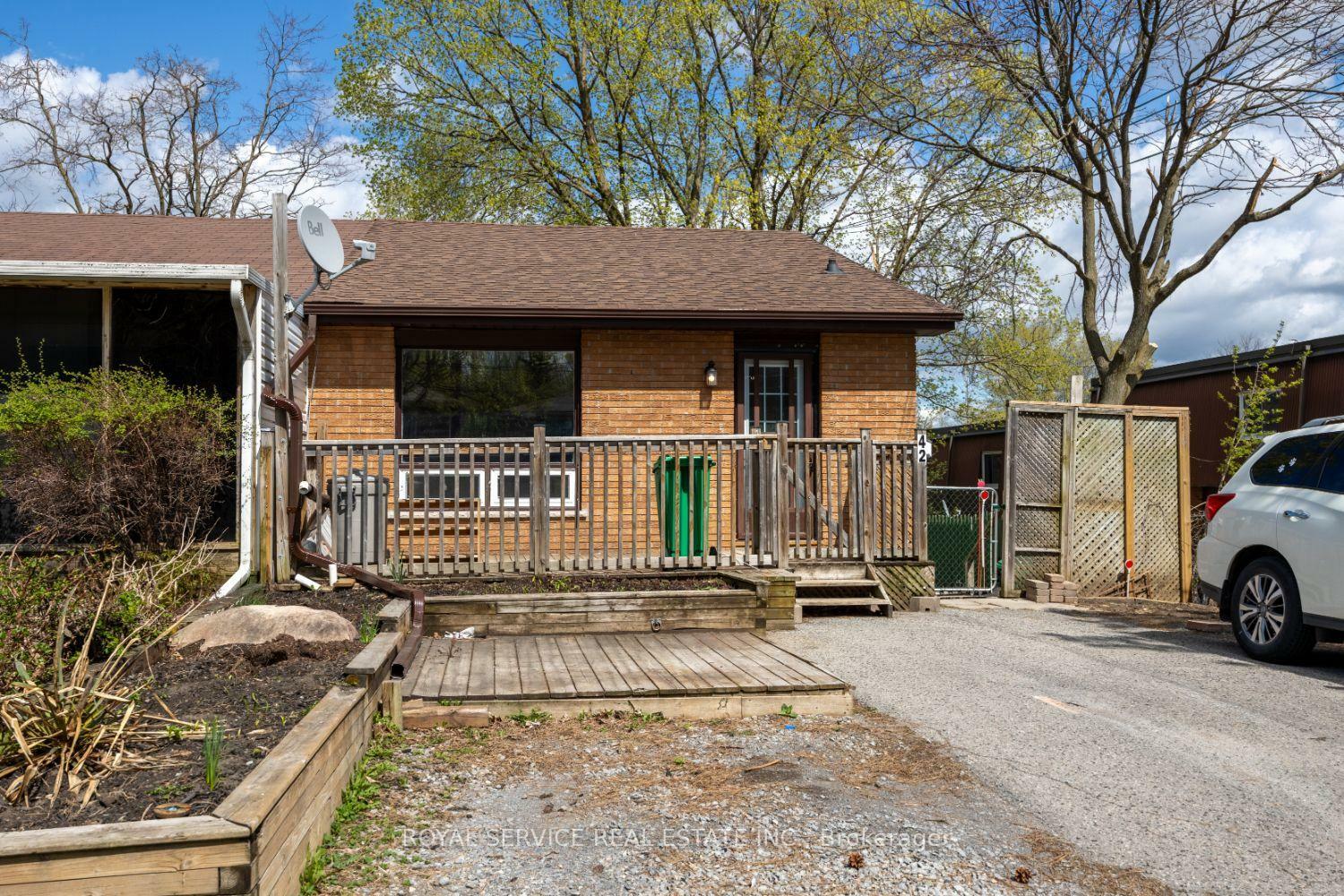 42 Alexander Avenue  Peterborough West ON K9J 6B4 photo