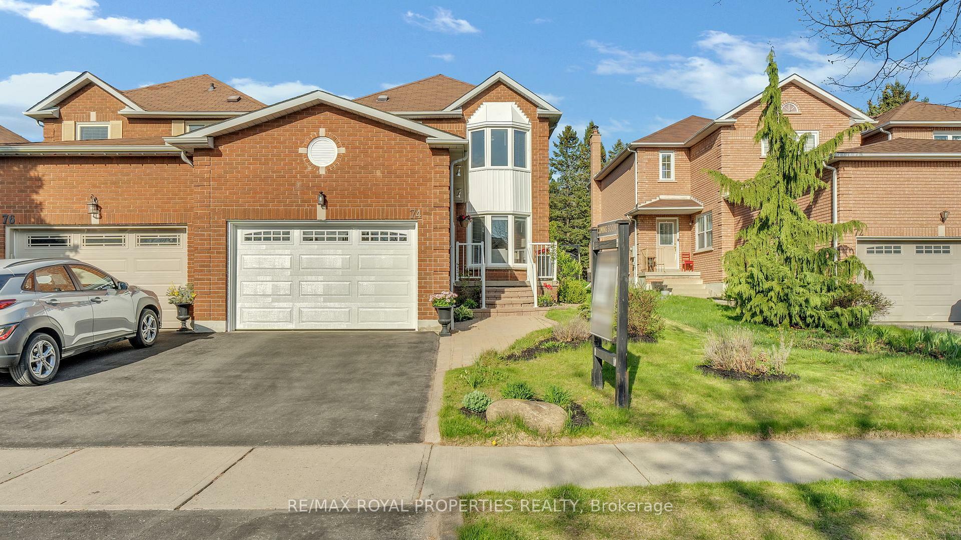 Photo de la propriété: 74 Erickson Drive ON L1N 8Z2