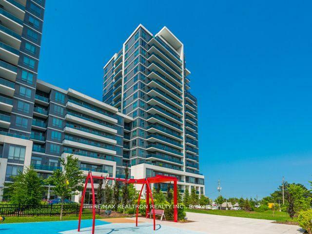 Property Photo: 7167 Yonge Street 1511 ON L3T 0E1