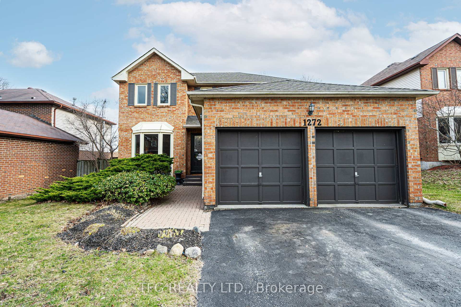 1272 Maple Ridge Drive  Pickering ON L1X 1H5 photo