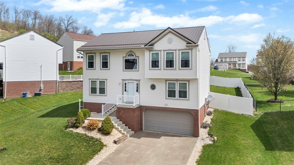 Property Photo: 111 Stratford Ct PA 15672
