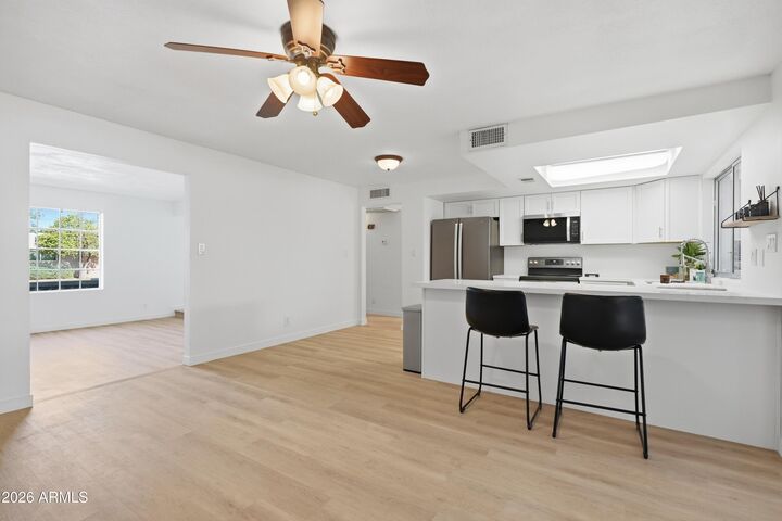 Property Photo: 556 N Hobson Plaza AZ 85203
