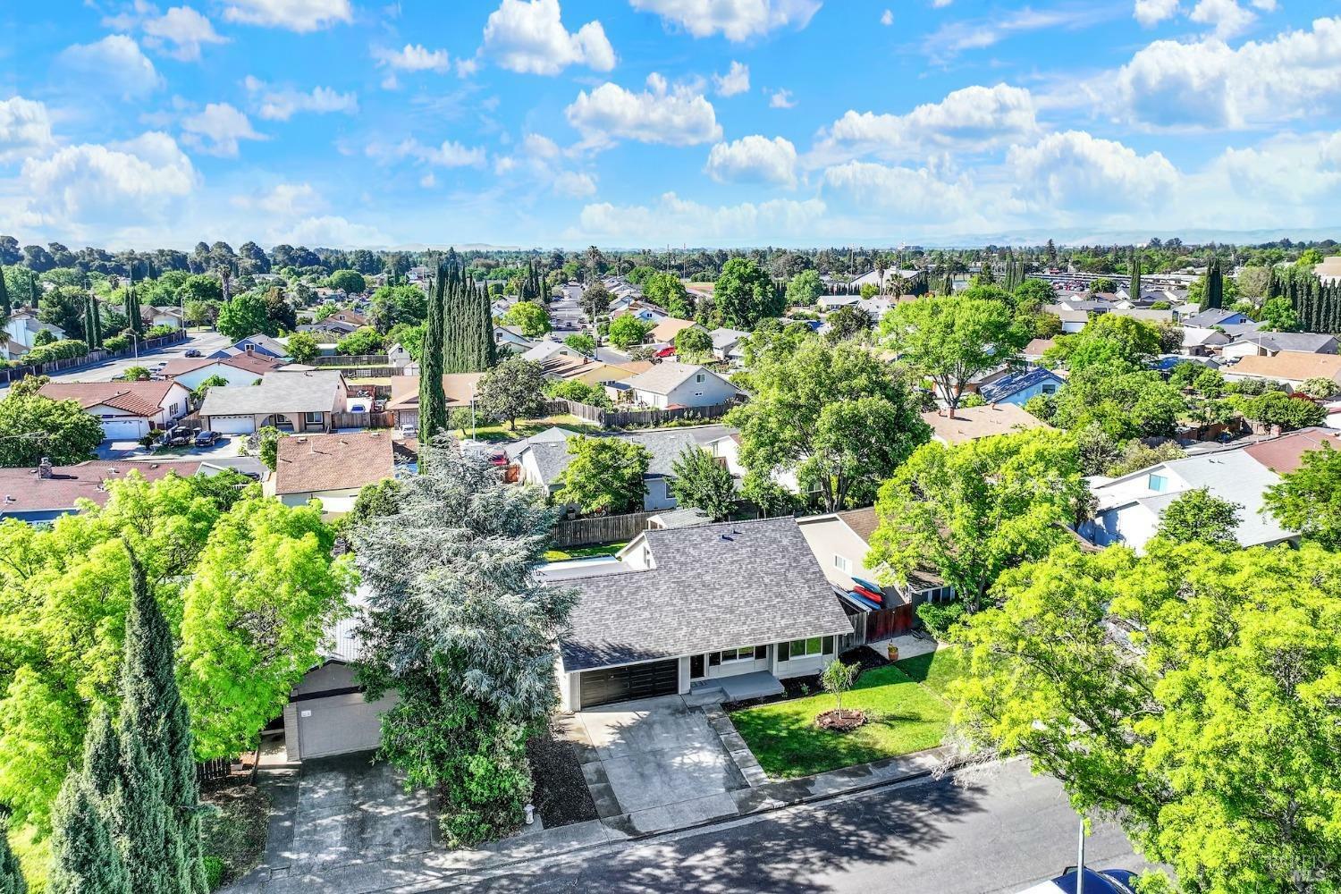 Property Photo: 661 Berkeley Way CA 94533