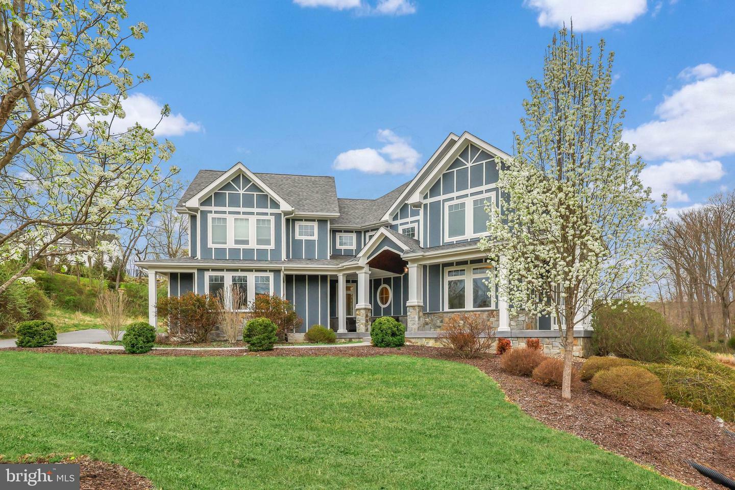 Property Photo: 59 N Ridgemont Way WV 25443