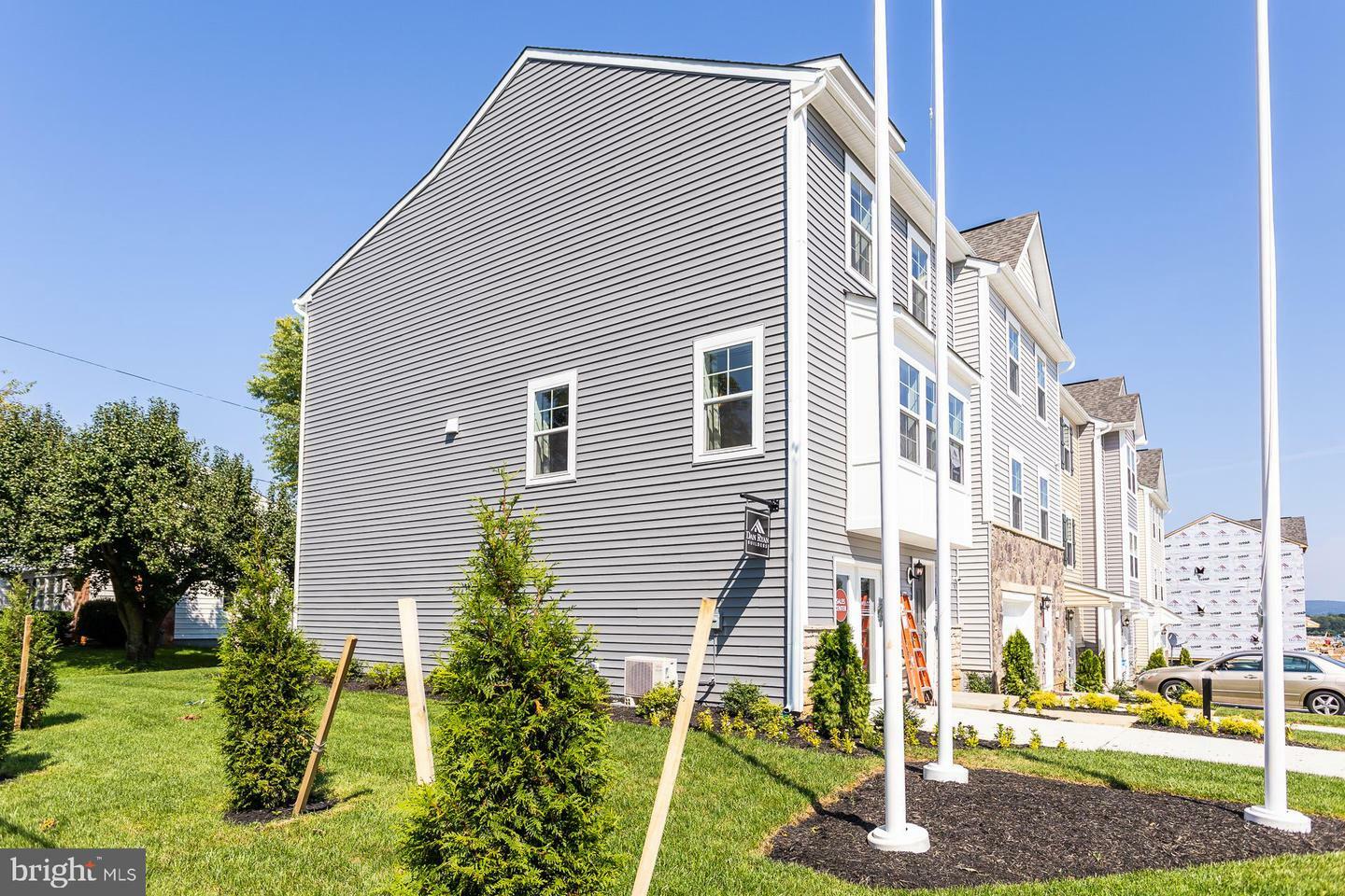 Property Photo: Tbb Paddlefish Road York Ii Garage WV 25428