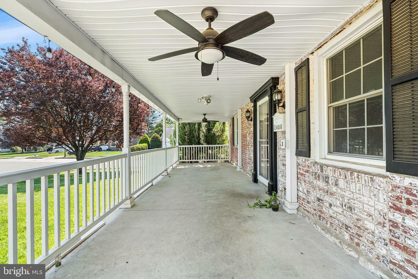 Property Photo: 2400 Georgian Lane PA 19008