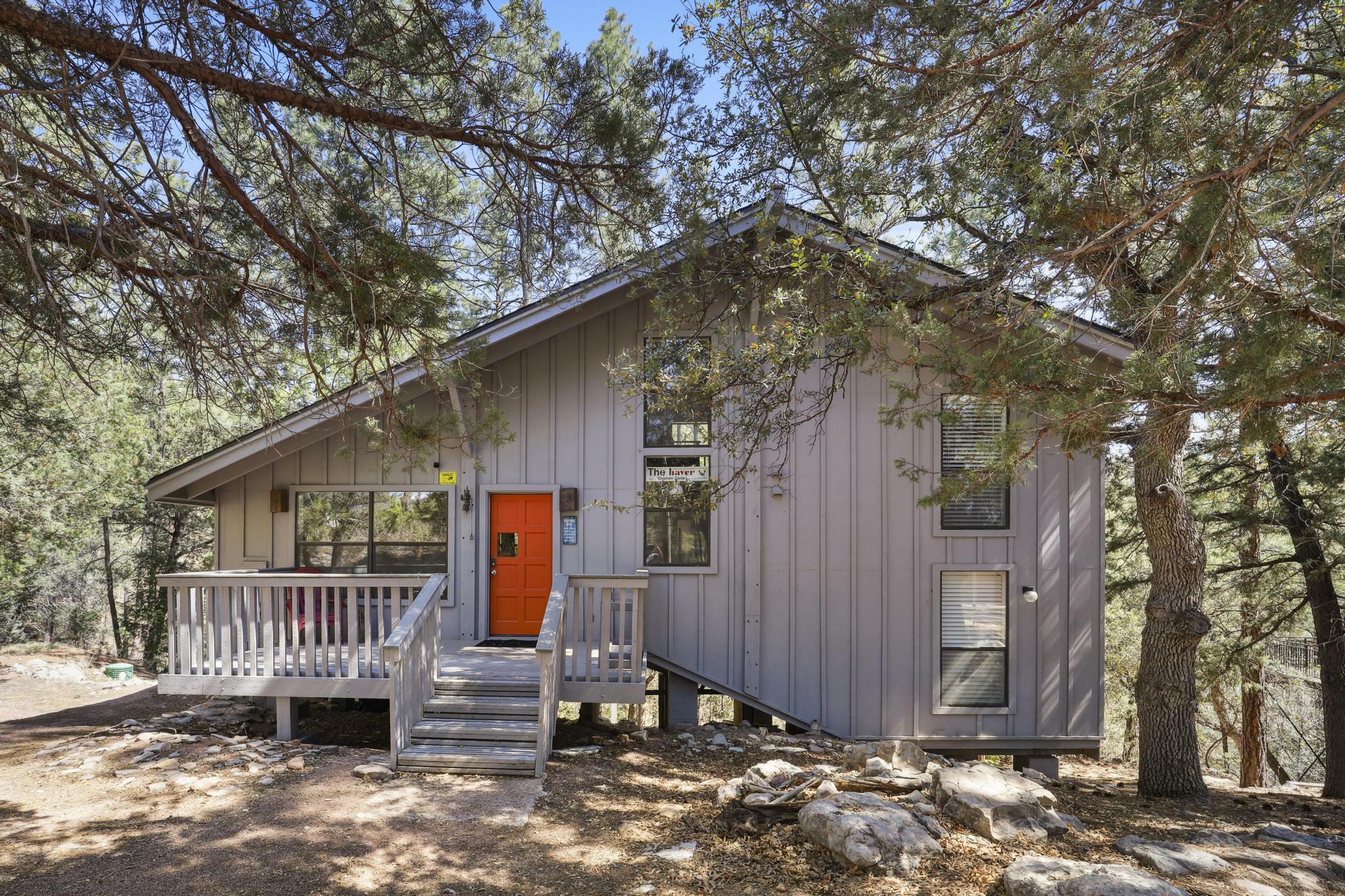 Property Photo: 197 E Top Of The Hill Drive AZ 85541