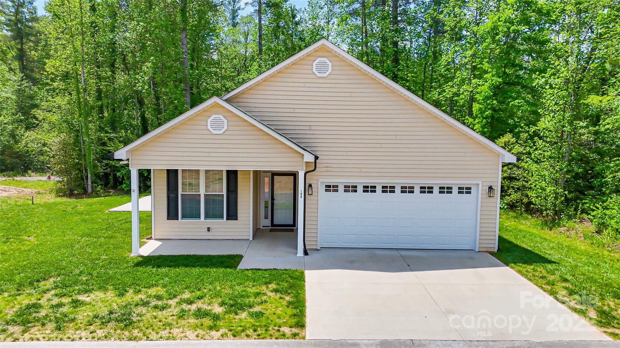Property Photo: 196 Eagles Landing NC 28655