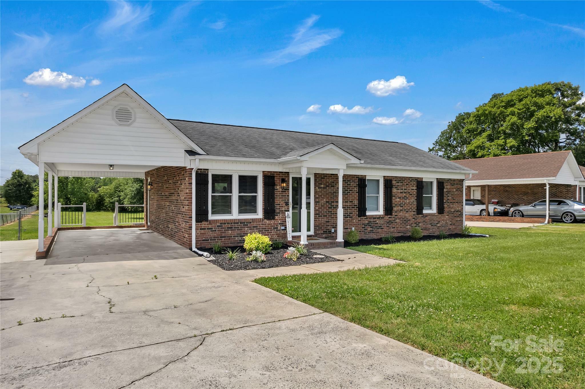 Property Photo: 103 Hicks Road NC 28073