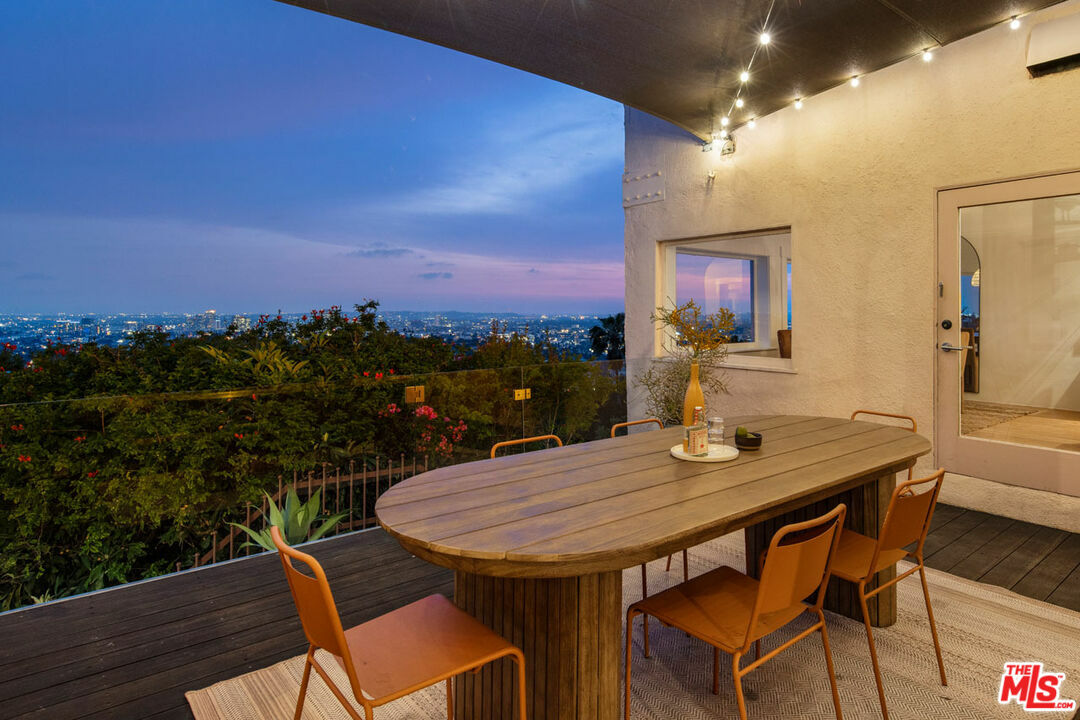 Property Photo: 3400 Carnation Ave CA 90026