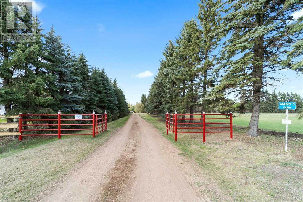 Property Photo: 163062 Township Road 565 AB T0B 0C0