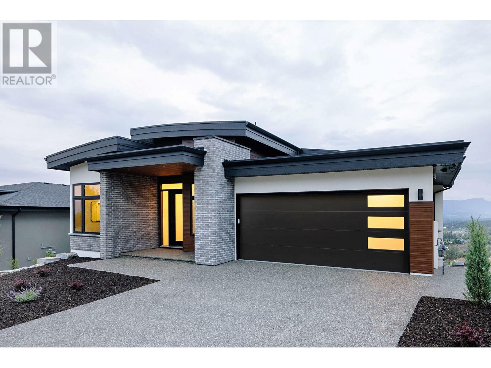 Property Photo: 1050 Emslie Street BC V1W 0C3