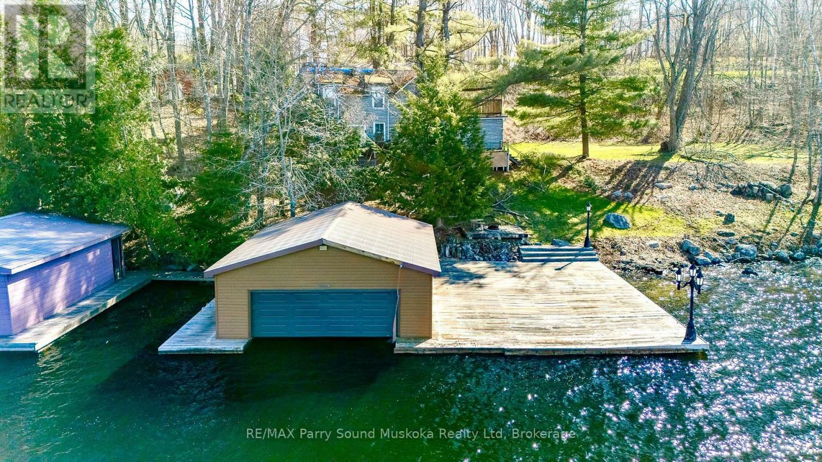 Property Photo: 1932A Lake Joseph Road ON P0C 1H0