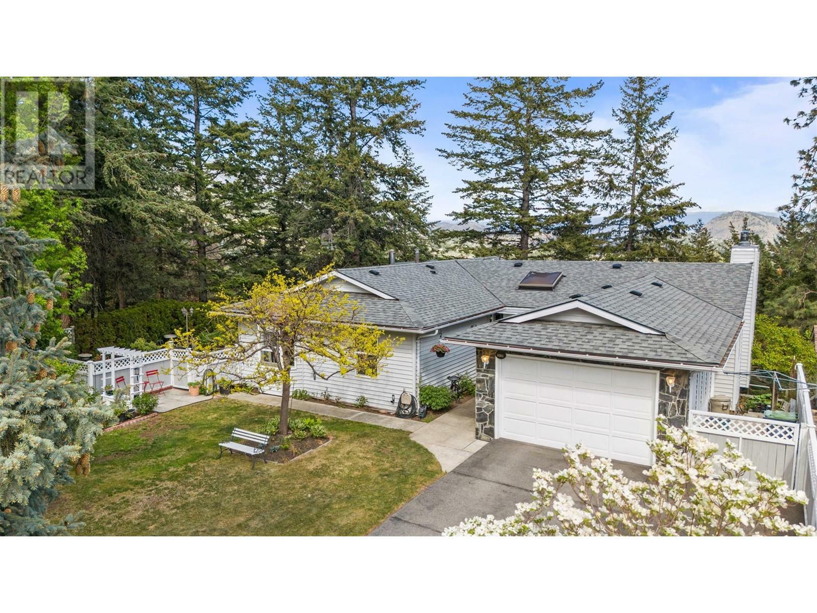 Property Photo: 3459 Parkview Court BC V4T 1B9
