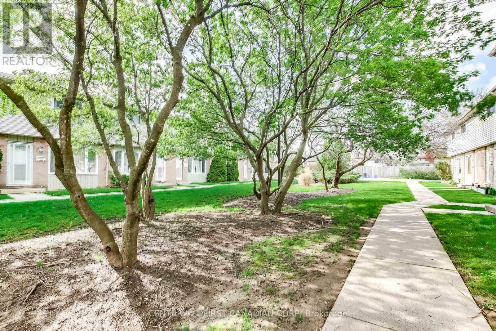 Property Photo: 1095 Jalna Boulevard 93 ON N6E 2Y7