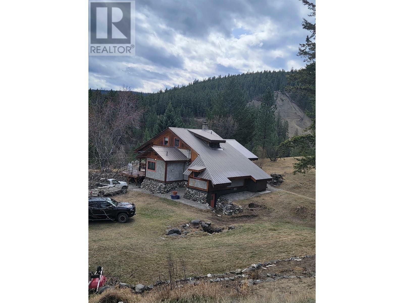 111 Harding Road  Williams Lake BC V2G 5H5 photo