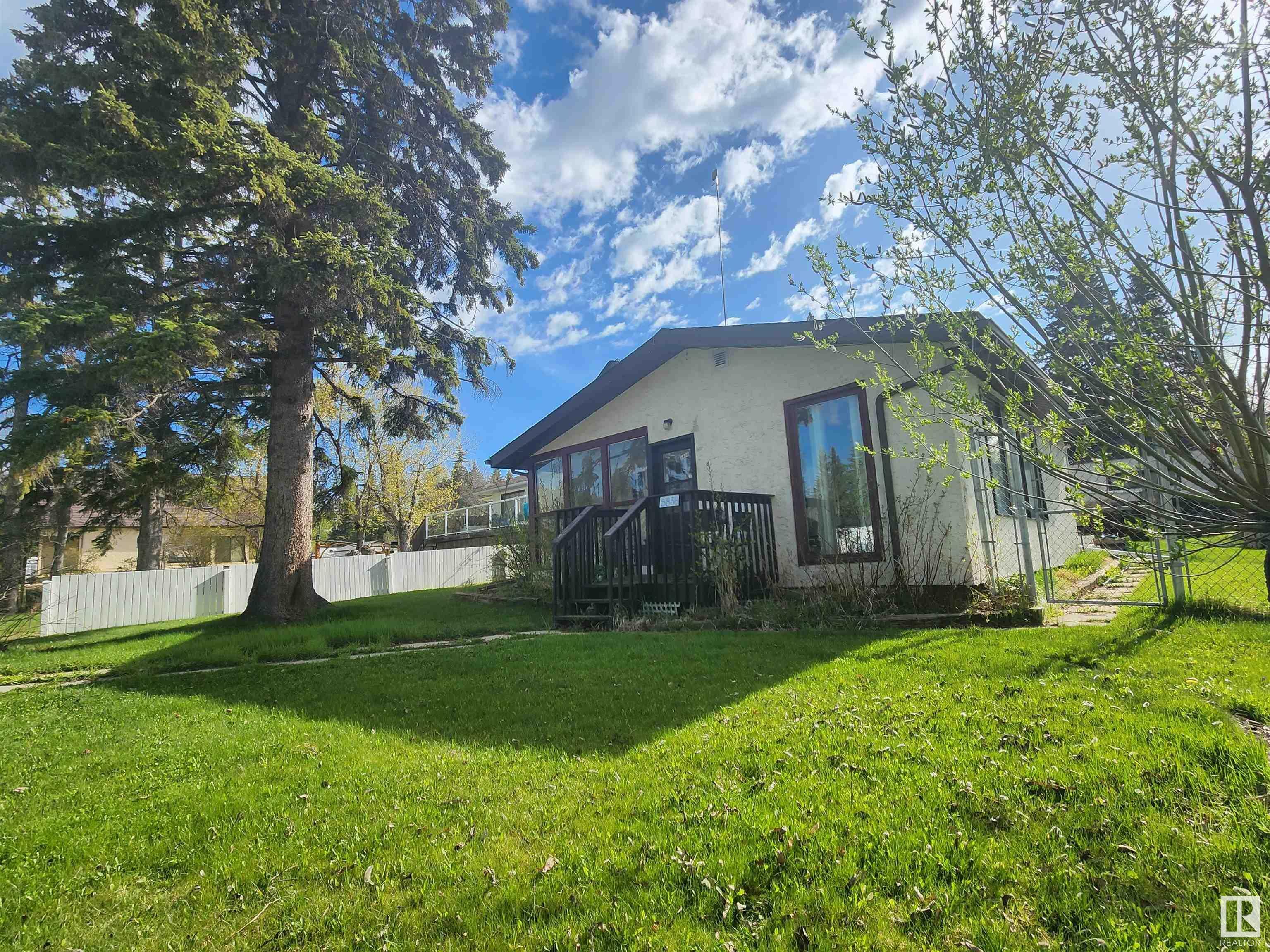 Photo de la propriété: 5838 50 Street AB T0C 2C0