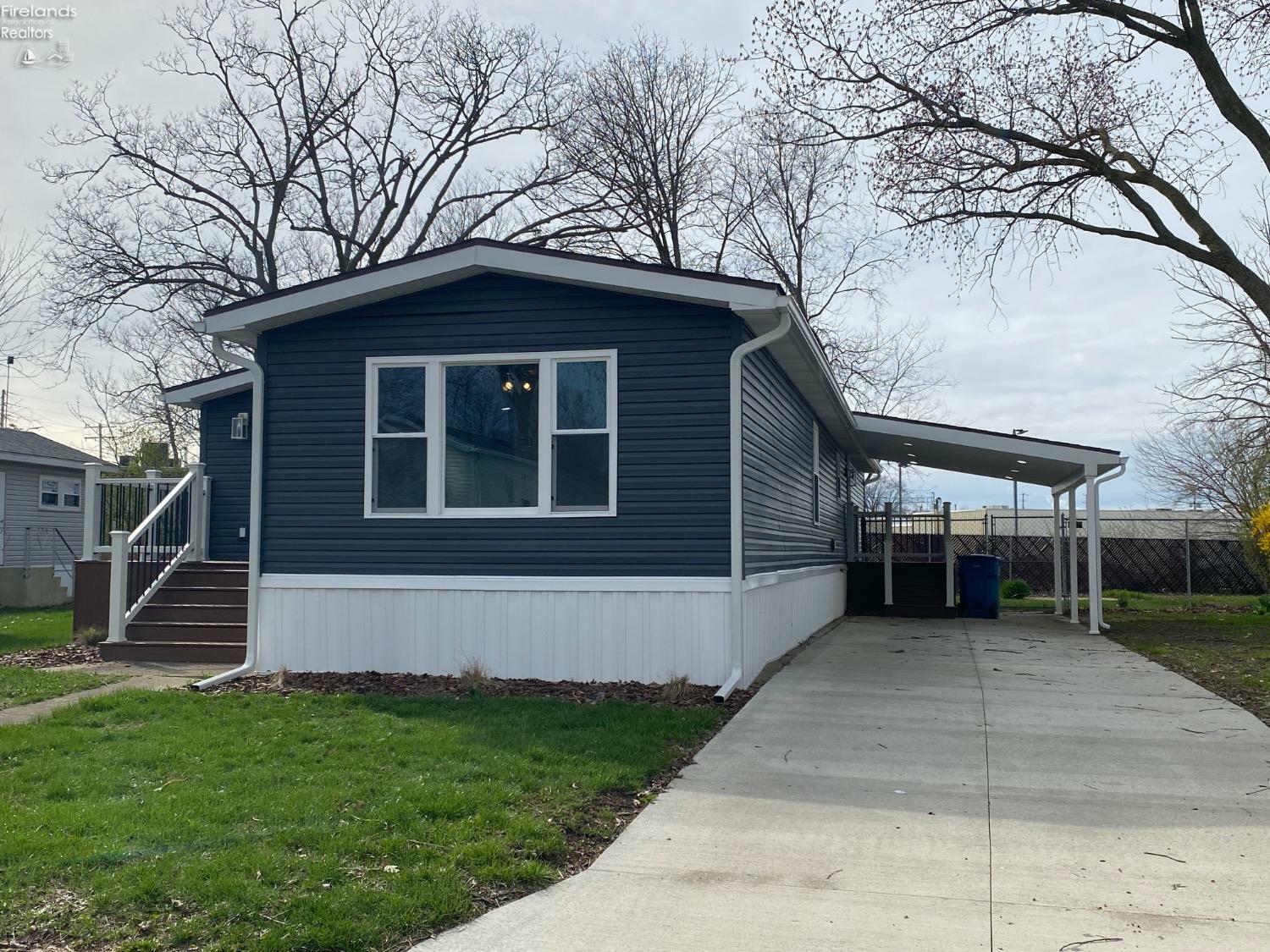 122 Driftwood Drive  Port Clinton OH 43452 photo