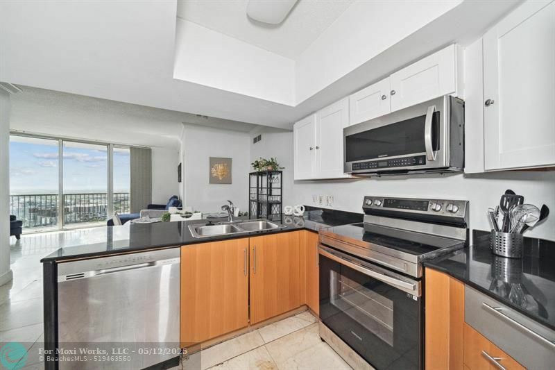 Property Photo: 1750 N Bayshore Dr 4315 FL 33132-3217
