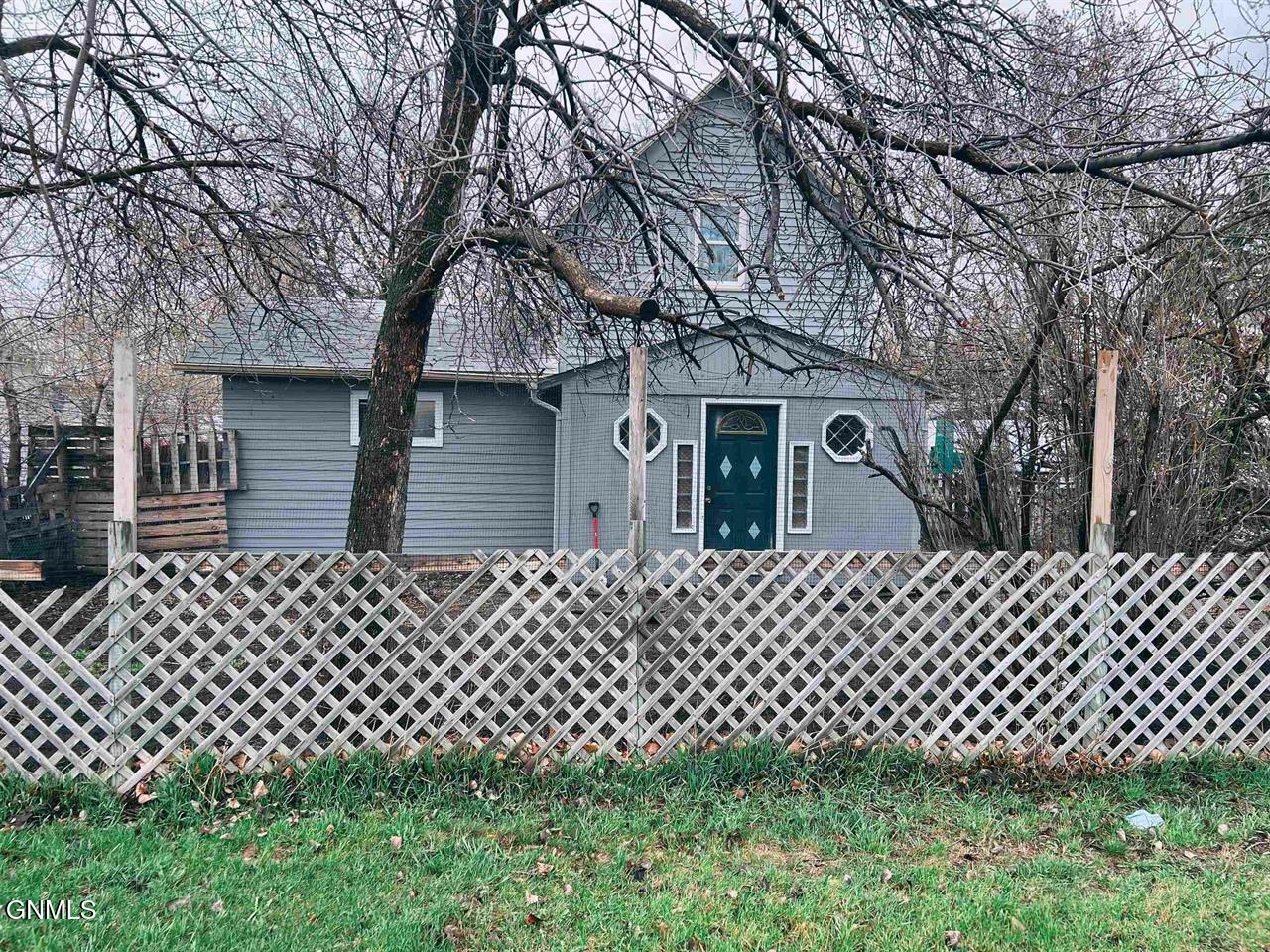Property Photo: 25 1st Street SW ND 58781