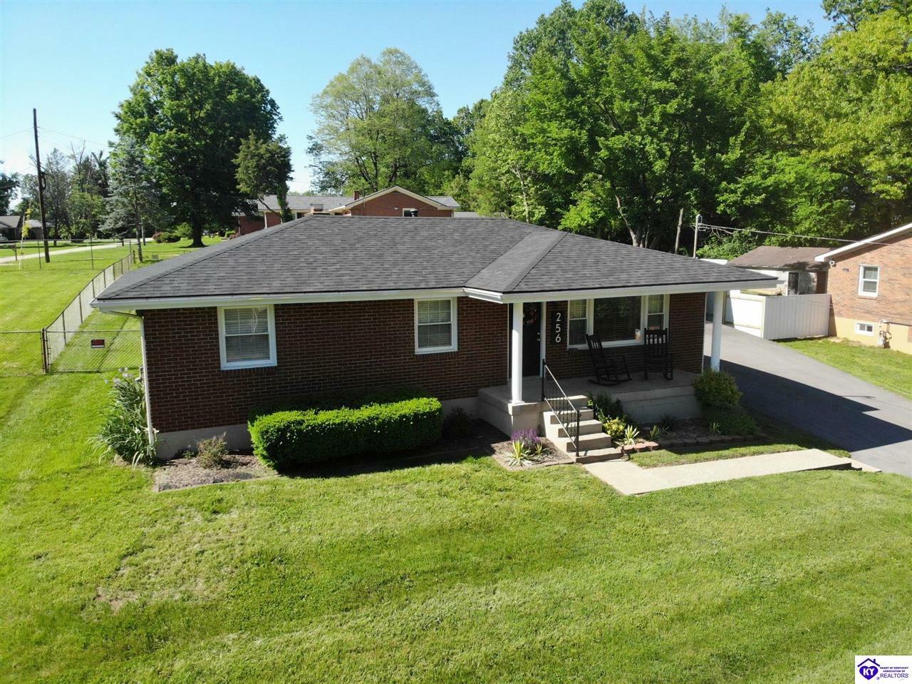 Property Photo:  256 Topfield Road  KY 40229 
