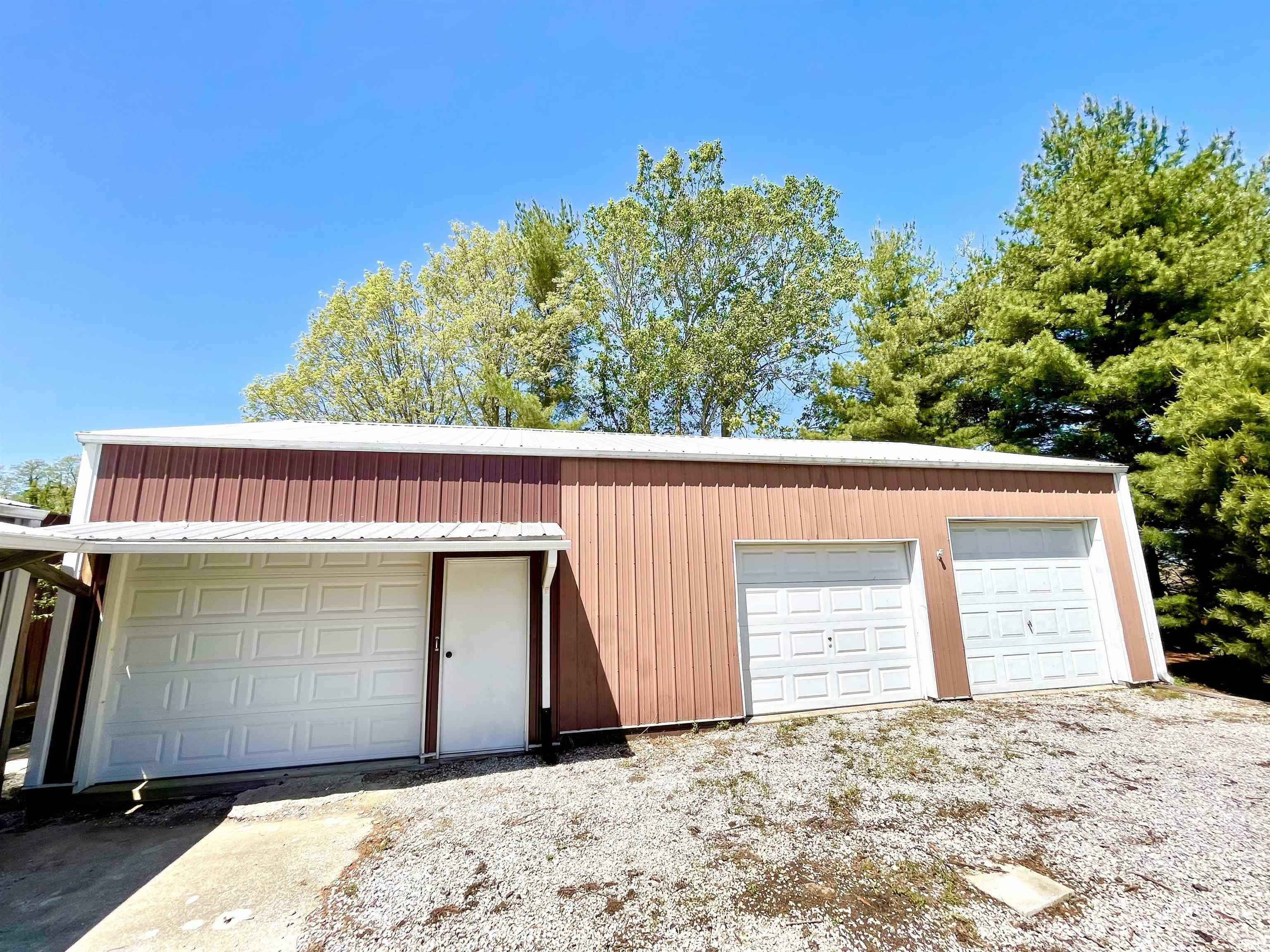 Property Photo: 1083 W 800 S IN 47648