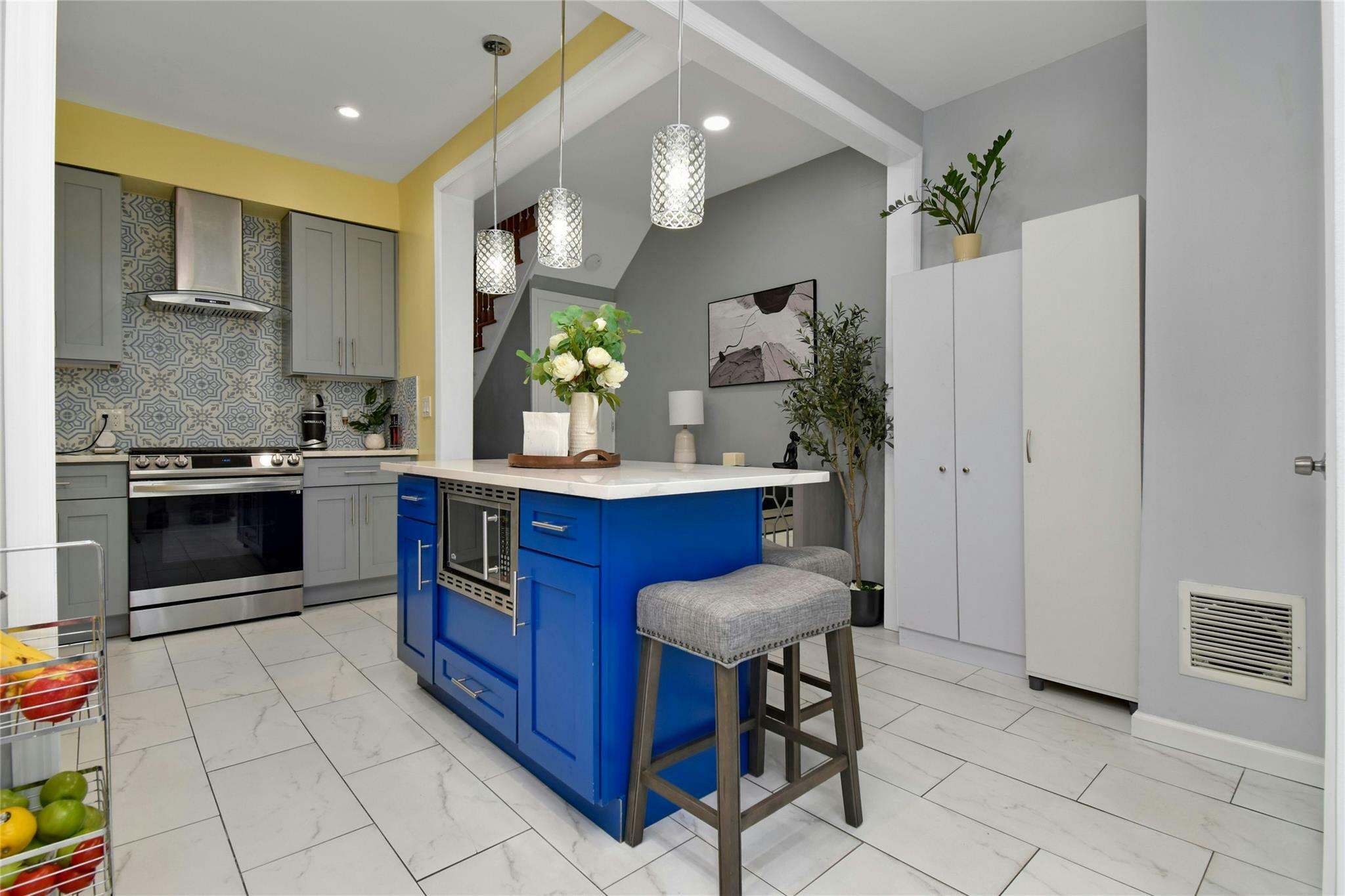 Property Photo: 1531 Hone Avenue NY 10461