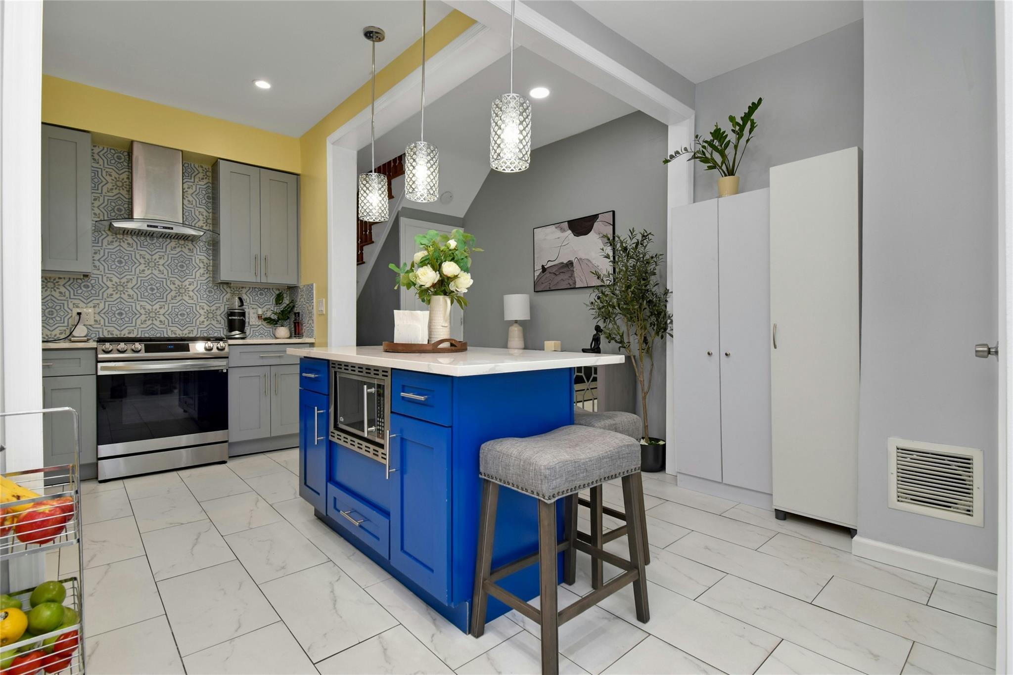 Property Photo: 1531 Hone Avenue NY 10461