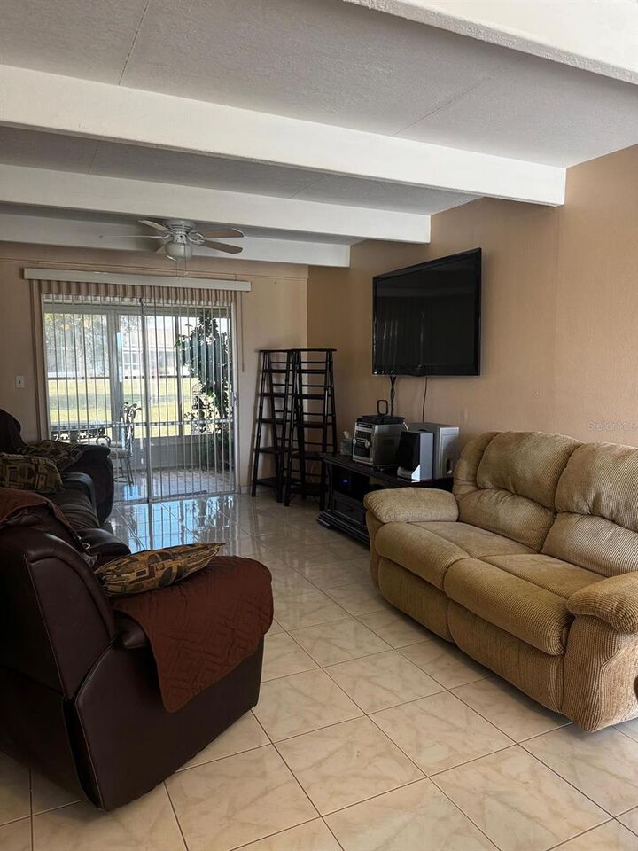 Property Photo:  929 Club Circle  FL 33854 