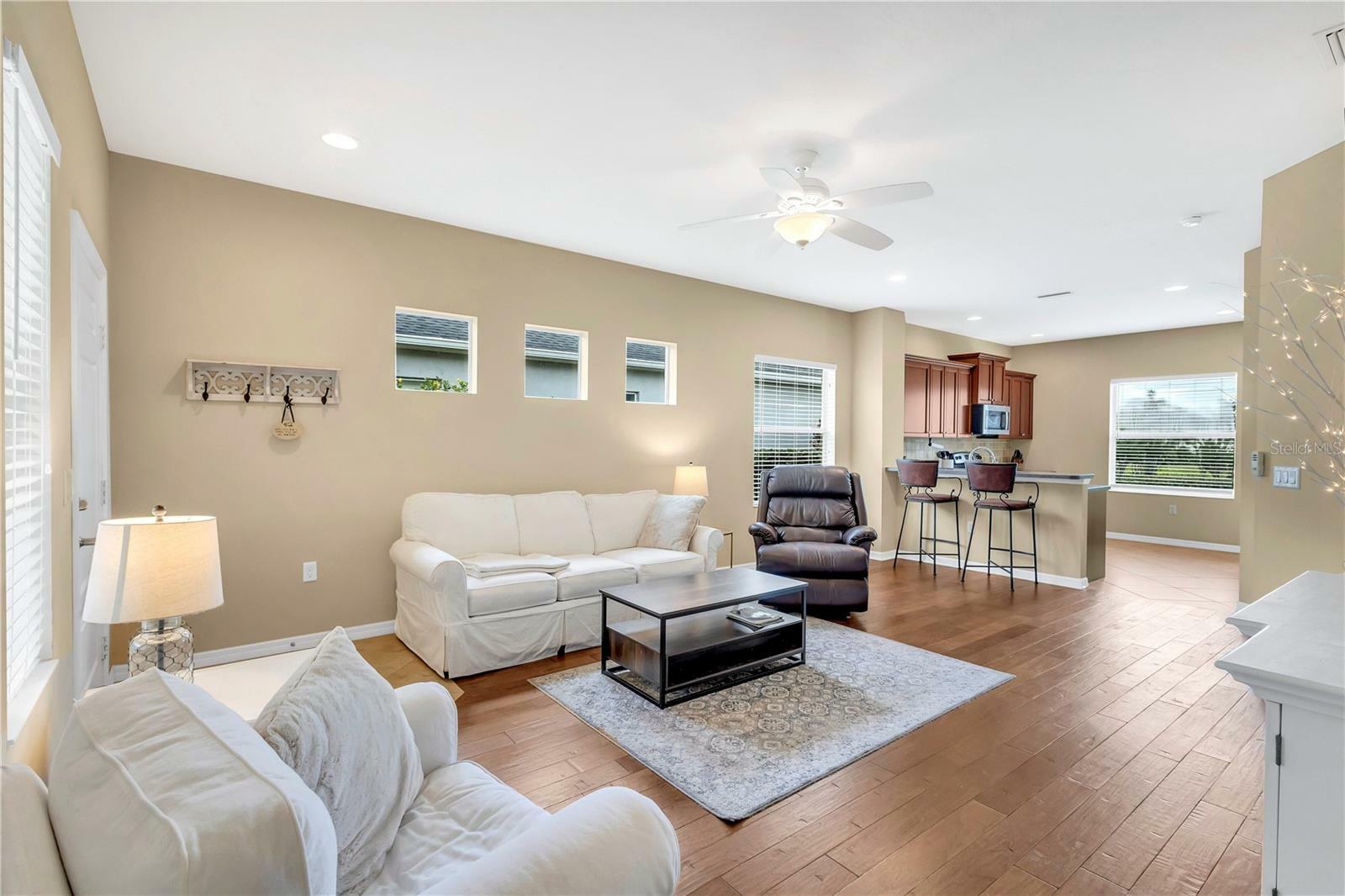 Property Photo: 11835 Crawford Parrish Lane FL 34219