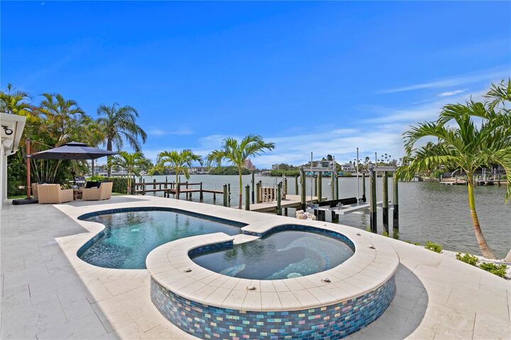 Property Photo: 243 Hermosita Drive FL 33706