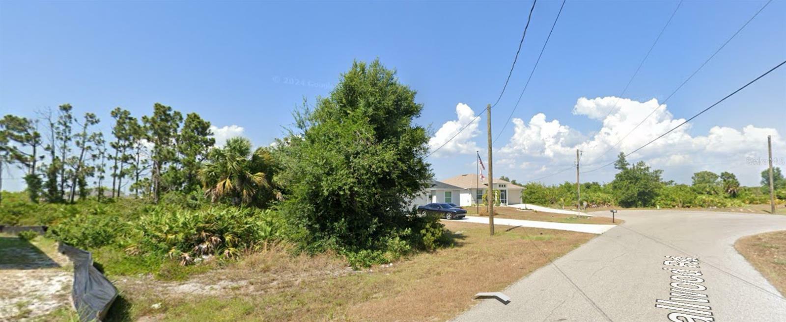 Property Photo: 118 Smallwood Road FL 33947