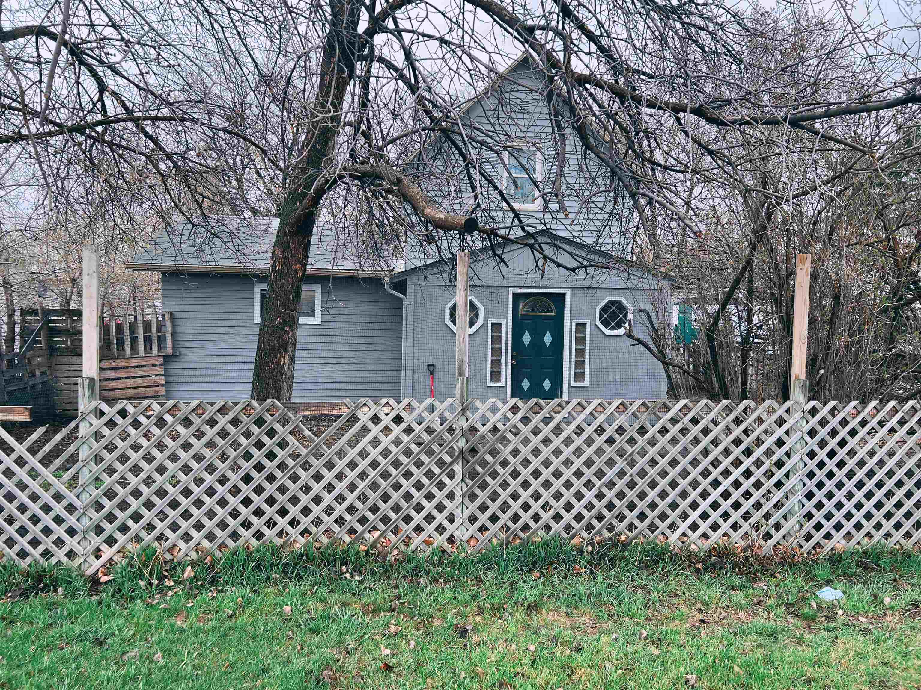 Property Photo: 25 1st St SW ND 58781