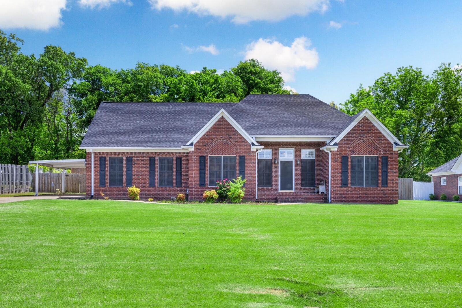 Property Photo: 346 Windchase Dr TN 38058