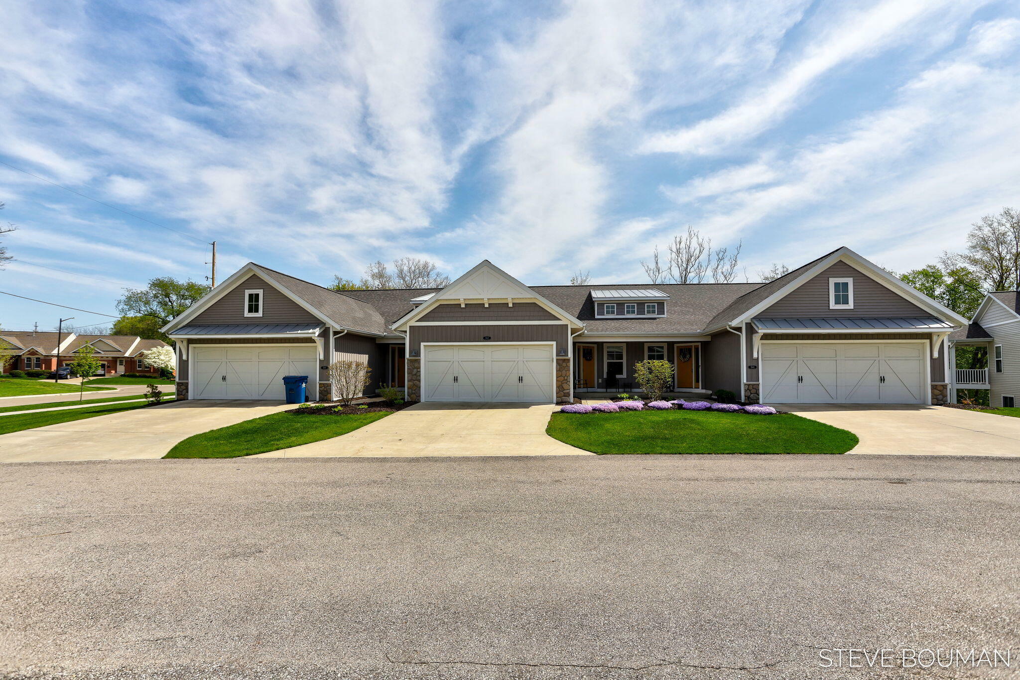 Property Photo: 562 Riverbank Circle MI 49464