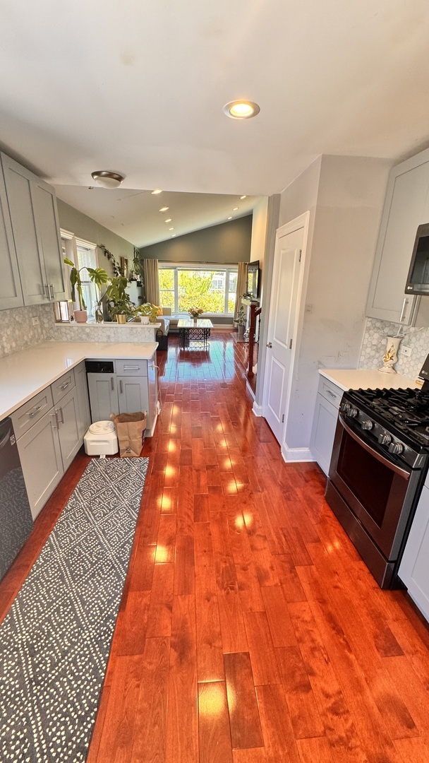Property Photo: 7336 N Kenneth Avenue IL 60712