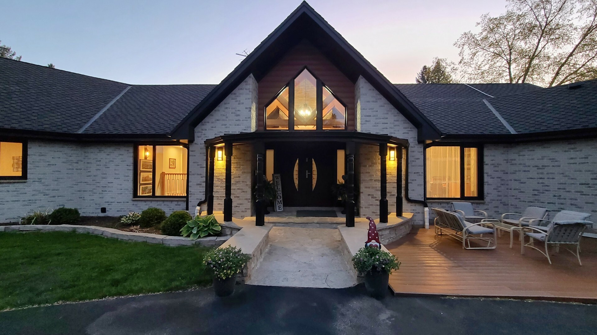 Property Photo: 32 Braeburn Lane IL 60010