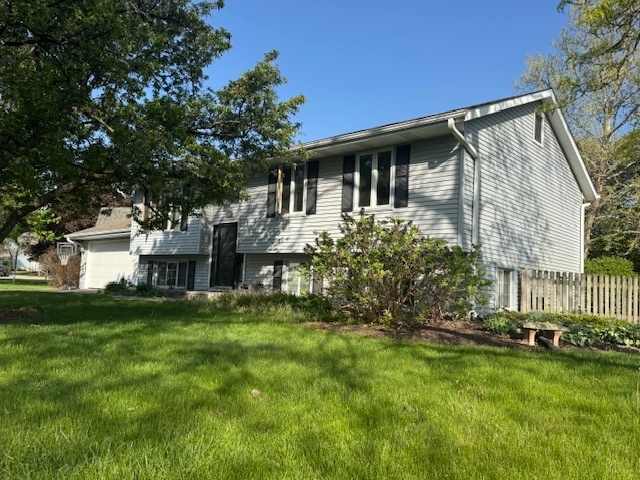 Property Photo: 1301 S 10th Street IL 60174