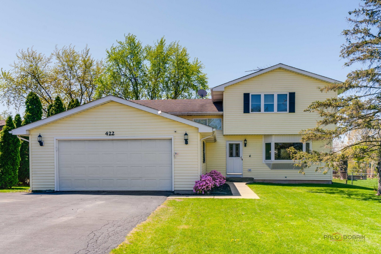 422 S Thornwood Drive  Lindenhurst IL 60046 photo