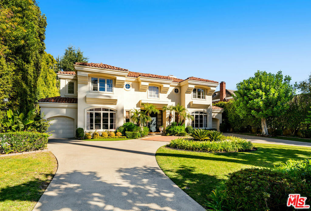 Property Photo:  610 N Beverly Drive  CA 90210 