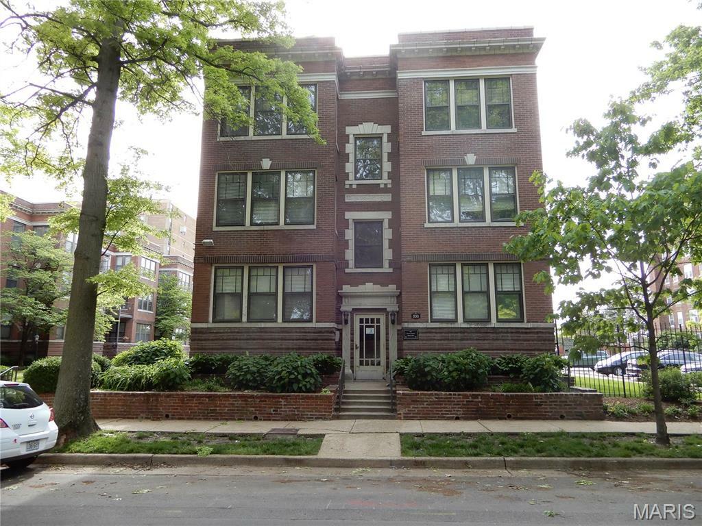 Property Photo: 533 Clara Avenue 1E MO 63112